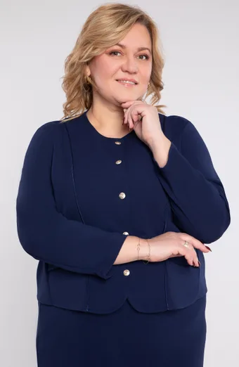Mornarsko modra jakna z okrasnimi gumbi