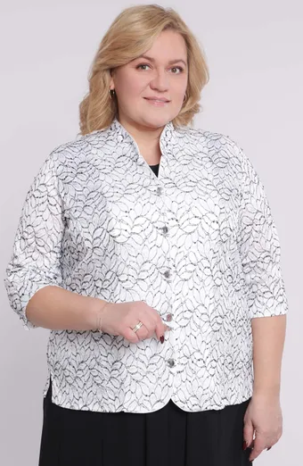 Bela svetla čipkasta jakna