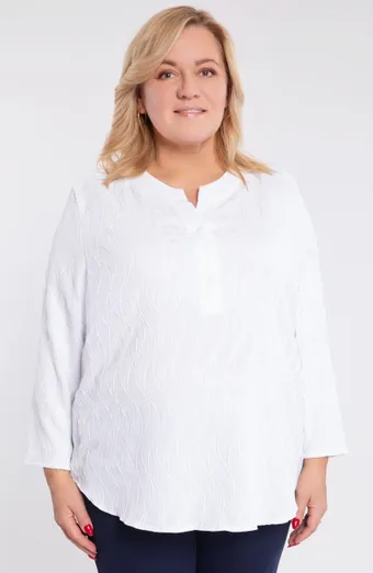 Bela bluza z reliefnim vzorcem