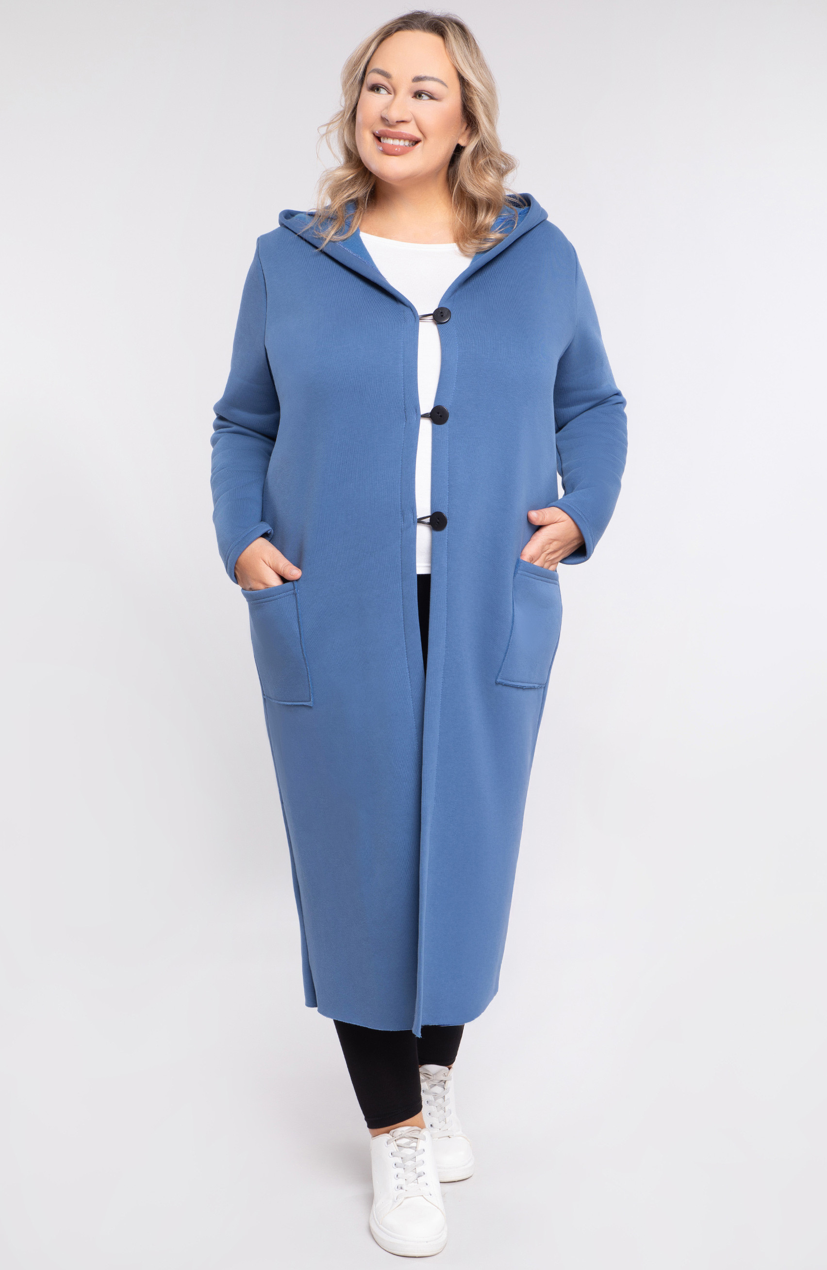 Modra dolga topla bluza z gumbi
