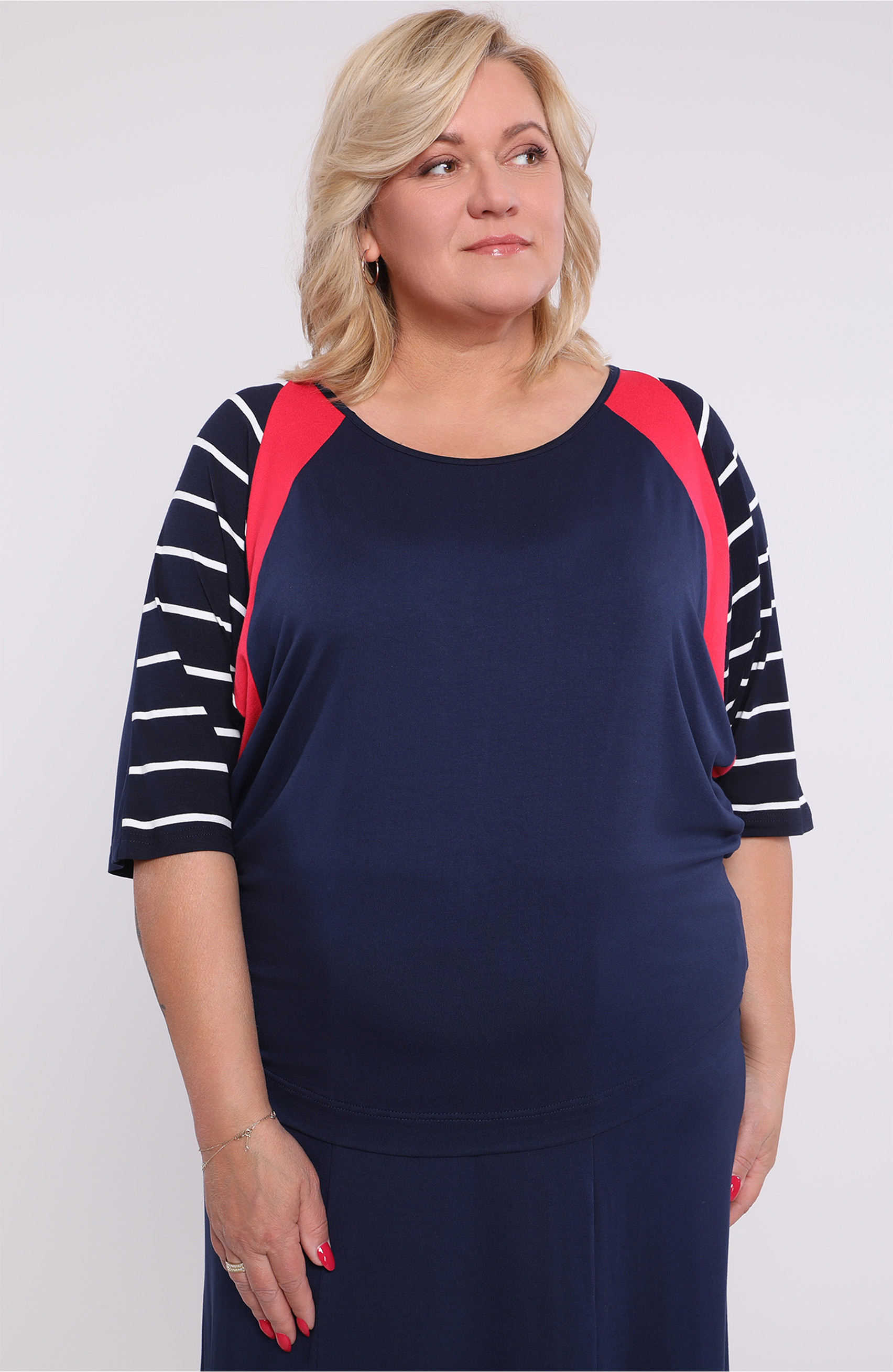 Temno modra črtasta bluza